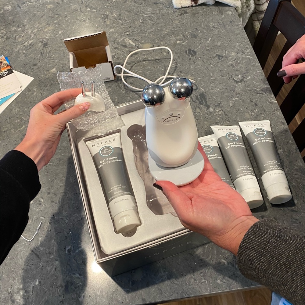 Nuface trinity w/ Ele attachment & gel primer